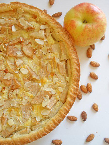 фото рецепта: Песочный пирог с грушей и яблоком