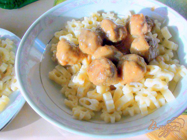 фото рецепта: Тефтельки из говядины в сырно-грибном соусе.