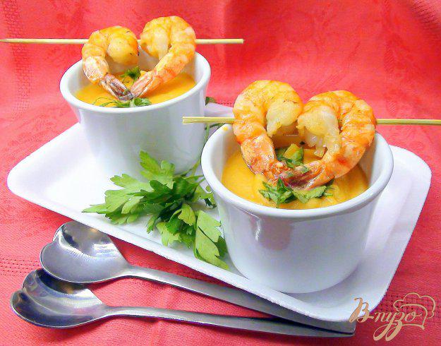 фото рецепта: Картофельный суп-пюре с креветками.