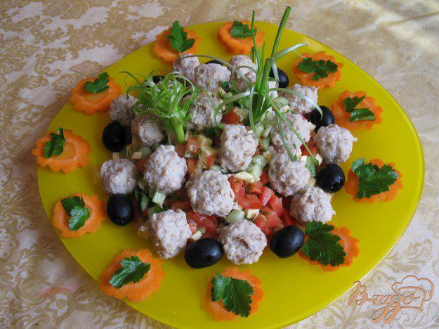 фото рецепта: Салат с ... фрикадельками