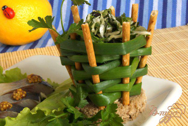 фото рецепта: Весенний салат с молодой крапивой