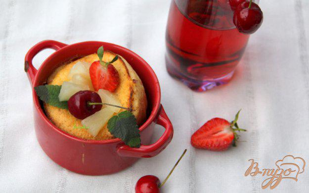 фото рецепта: Воздушные блинчики  с ягодами