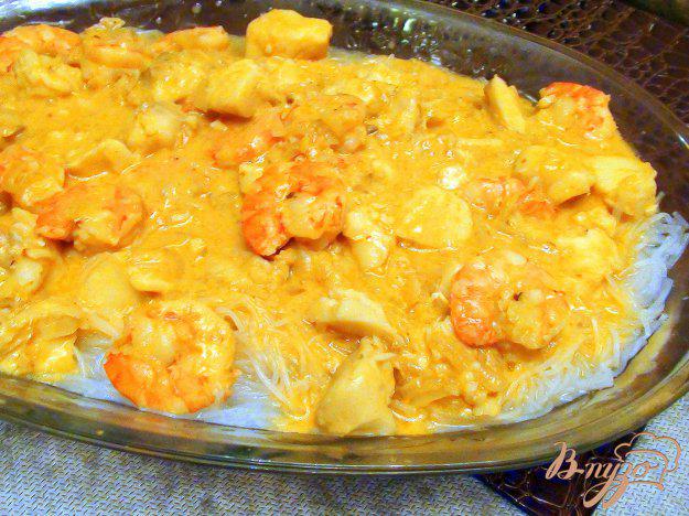 фото рецепта: Фунцоза с креветками в томатно-кокосовом соусе.