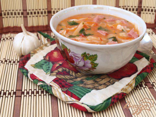 фото рецепта: Томатный суп с лапшой и ветчиной