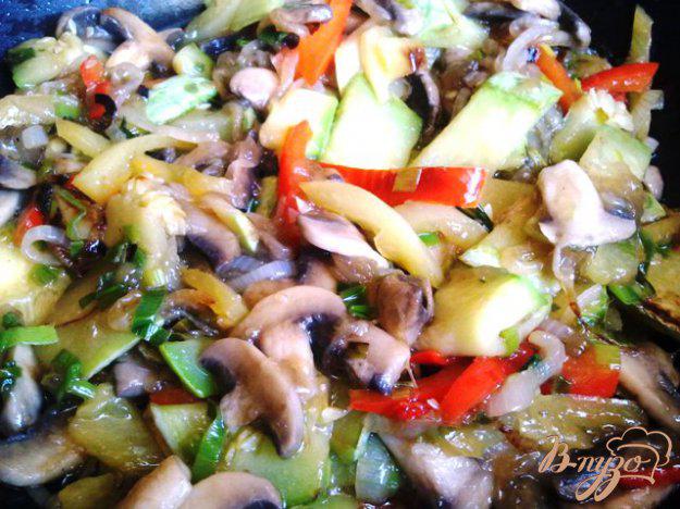 фото рецепта: Овощи и грибы в Воке