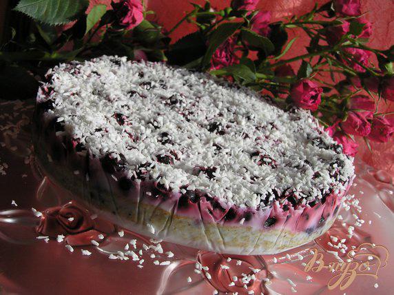 фото рецепта: Кокосовый торт с ягодами