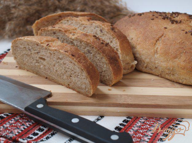 фото рецепта: Горчичный хлеб из цельнозерновой муки с семенами льна