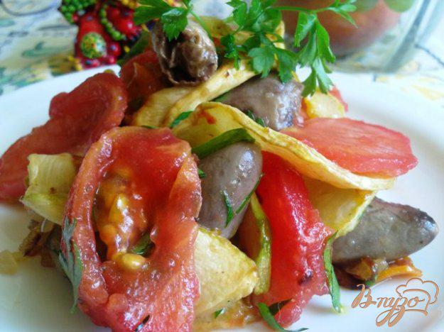 фото рецепта: Салат теплый с овощами и куриными сердечками