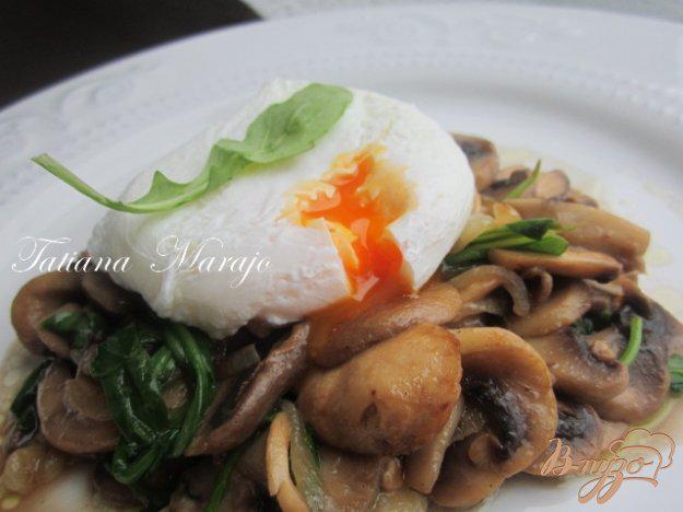 фото рецепта: Яйца пашот с грибами