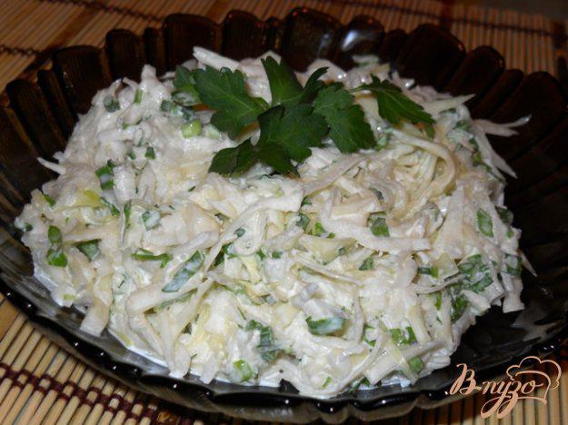 фото рецепта: Салат из капусты с редькой