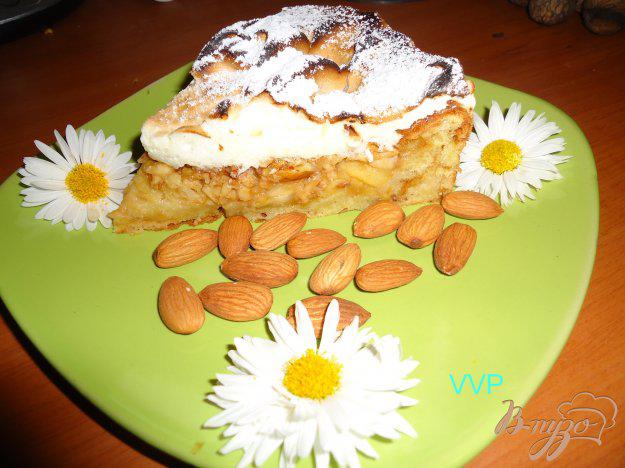 фото рецепта: Яблочно-миндальный пирог