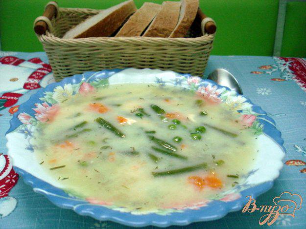 фото рецепта: Суп с горошком, фасолью и сыром