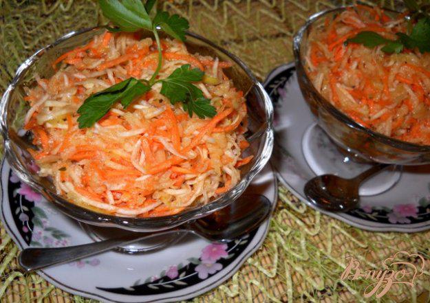 фото рецепта: Салат из корня сельдерея с морковью и яблоком