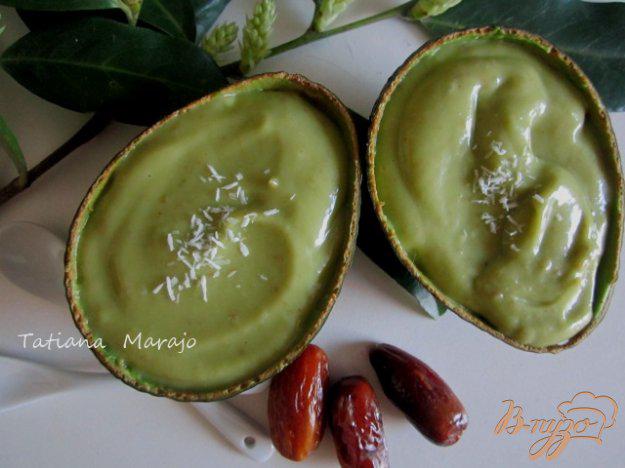 фото рецепта: Десертный крем из авокадо на кокосовом молоке