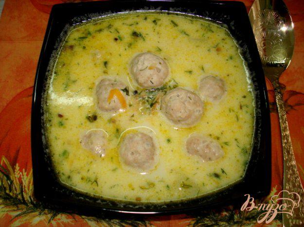 фото рецепта: Суп с фрикадельками и сыром