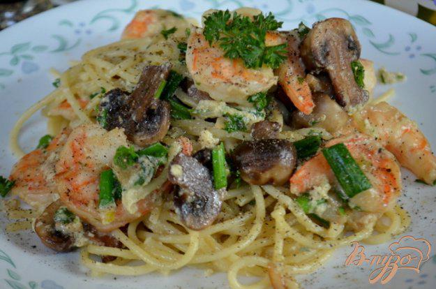 фото рецепта: Спагетти с креветками и грибами