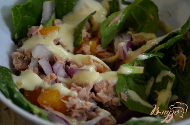 фото рецепта: Пикантный салат с тунцом