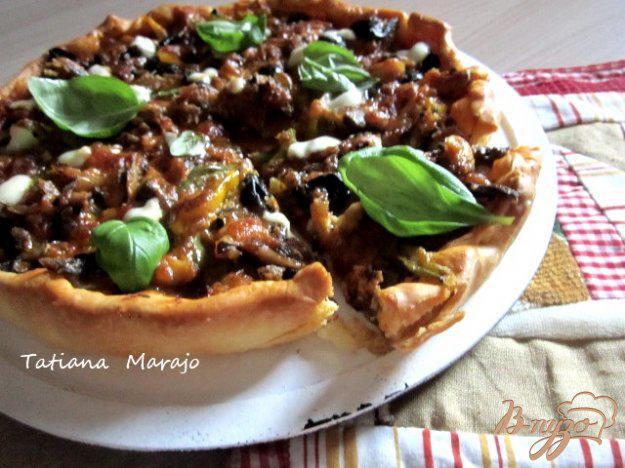 фото рецепта: Тарт-пицца с овощами и сардинами