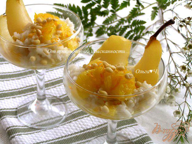 фото рецепта: Рисовый пудинг в кокосовых сливках с грушей, апельсиновым соусом и кедровыми орешками