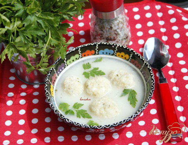 фото рецепта: Греческий суп с творожно-рисовыми фрикадельками