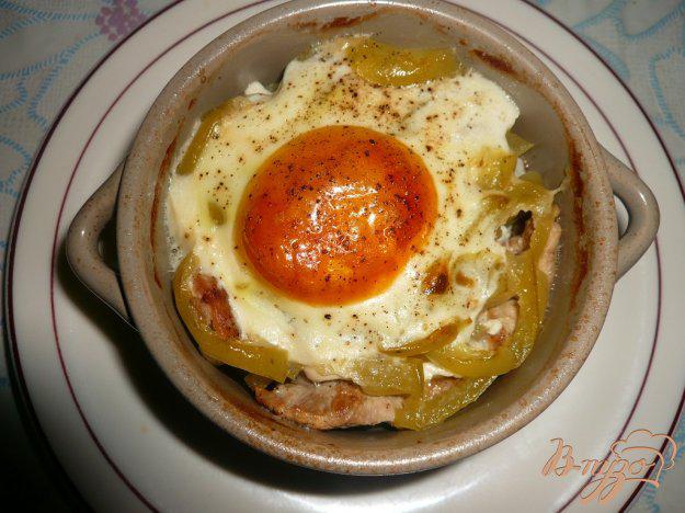 фото рецепта: Свинина с болгарским перцем запеченная в горшочках