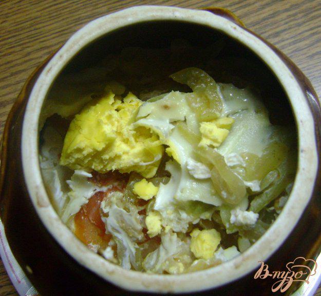 фото рецепта: Яйца с овощами в горшочках