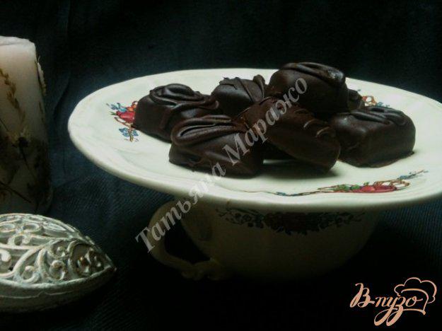 фото рецепта: Конфеты из мягкой карамели в шоколаде