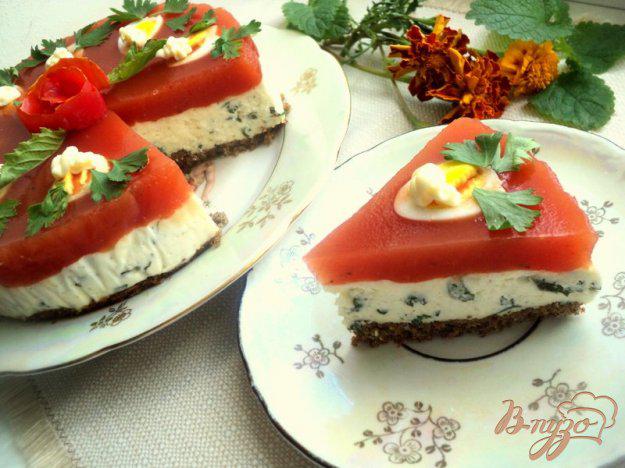 фото рецепта: Закусочный  сырно-томатный торт