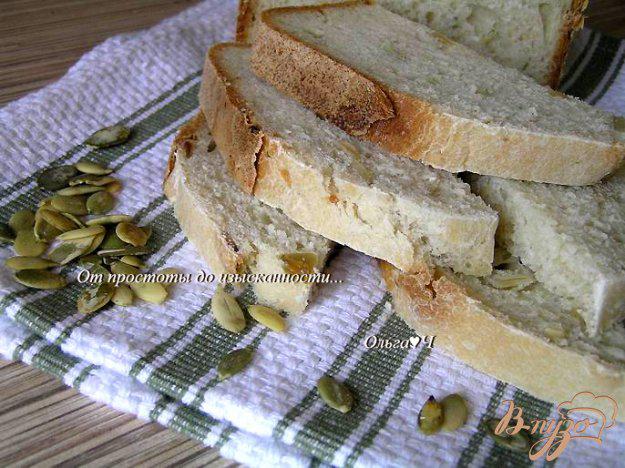 фото рецепта: Хлеб с овсяными хлопьями и тыквенными семечками
