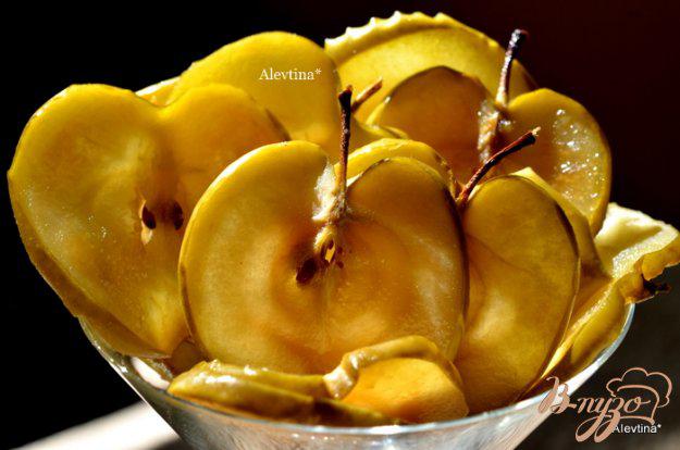 фото рецепта: Яблочные карамелизированные чипсы