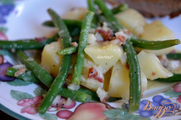 фото рецепта: Салат с картофелем, с зеленой фасолью и беконом