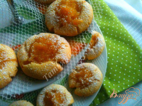 фото рецепта: Песочное печенье с яблочно-медовой начинкой