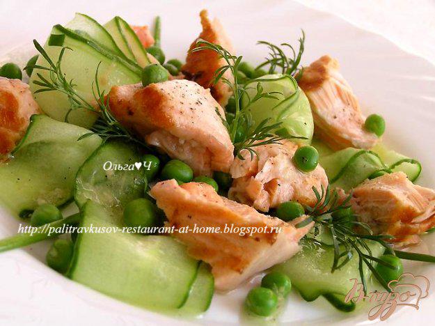 фото рецепта: Салат из лосося с лаймом и имбирем