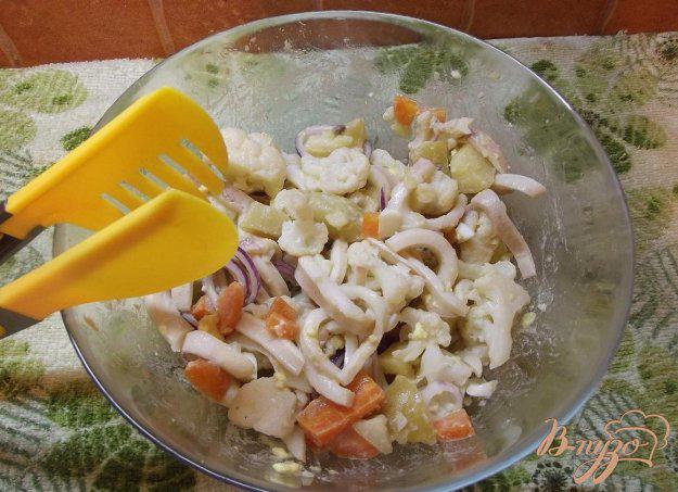 фото рецепта: Овощной салат с кальмаром