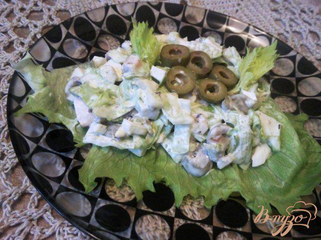 фото рецепта: Салат с курицей и оливками