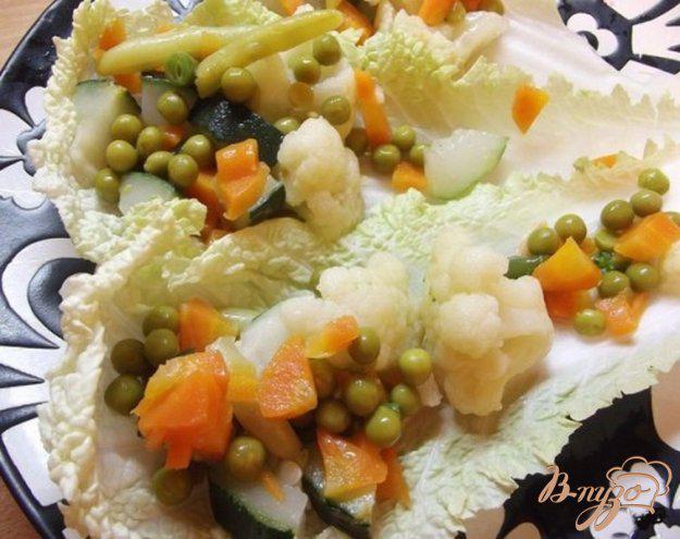 фото рецепта: Овощной салат с заправкой из соевого соуса