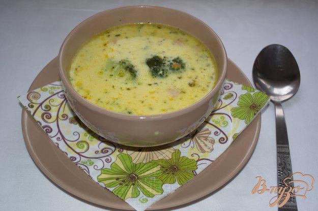 фото рецепта: Суп с брокколи и сыром
