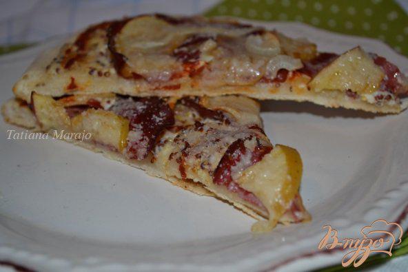 фото рецепта: Пицца с  бастурмой и яблоком