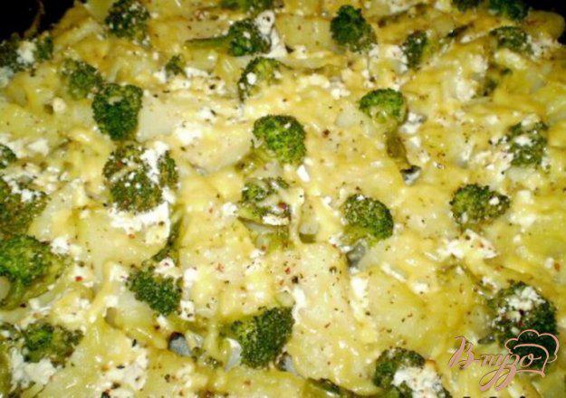 фото рецепта: Картофель с брокколи и двумя видами сыра