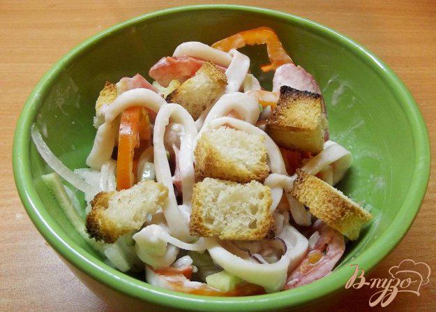 фото рецепта: Салат с кальмаром и овощами