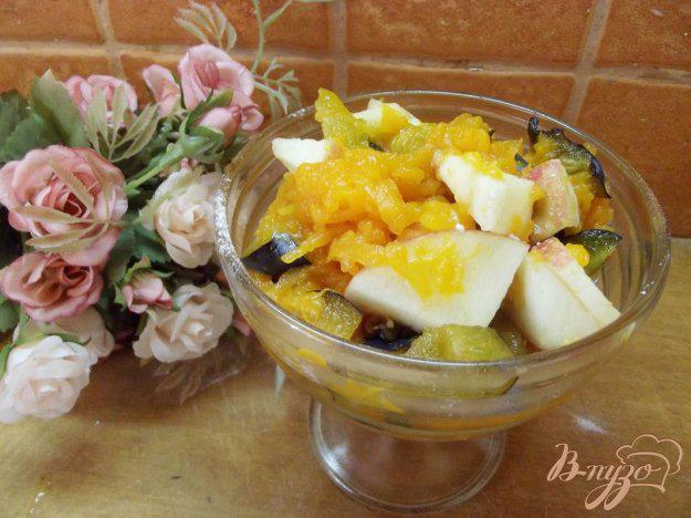 фото рецепта: Салат из тыквы с фруктами