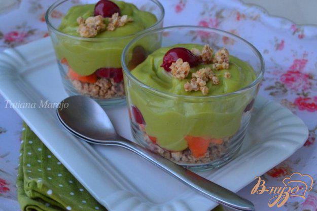 фото рецепта: Десерт с кремом из авокадо и лимонным курдом