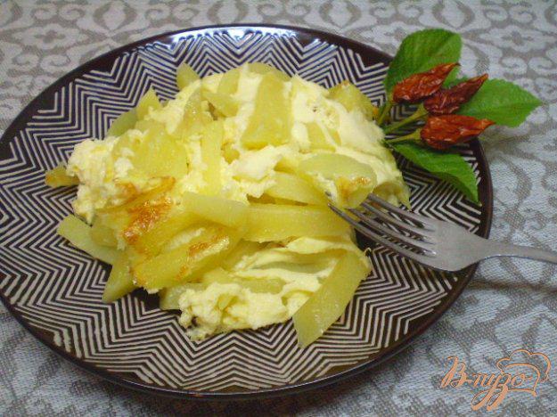 фото рецепта: Картофель с яично-сметанной заливкой в мультиварке