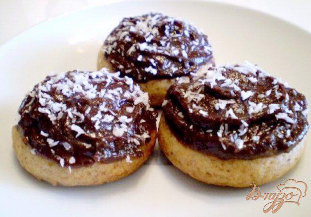 фото рецепта: Ореховое печенье с шоколадным кремом