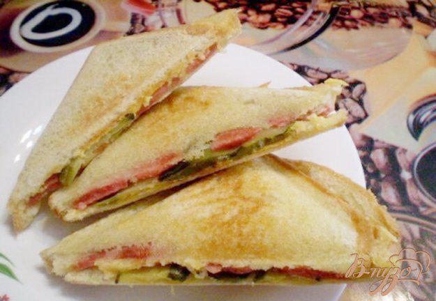 фото рецепта: Сэндвичи с соленым огурцом