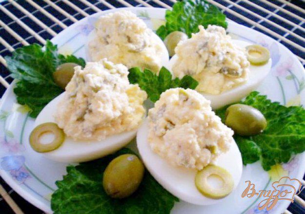фото рецепта: Яйца фаршированные творогом и оливками