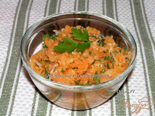 фото рецепта: Салат из дайкона и моркови