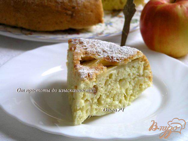 фото рецепта: Пирог с яблоками (в мультиварке)