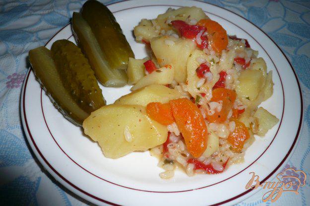фото рецепта: Картофель с рисом тушеный