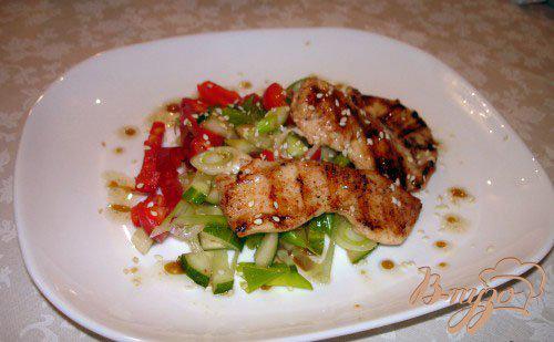 фото рецепта: Легкий салат с курицей без майонеза